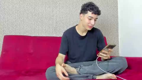 Snapshot of sexys_boys18 chatting on February 22, 1:53 pm MATIAS-18 THIAHO -18 MAX-19 NICOKALY-19 CAIN-19 MOD ESTEBAN online show from February 22, 1:53 pm
