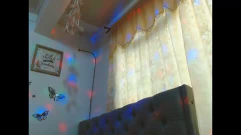 Venus Independent Model online show from October 17, 6:43 pm