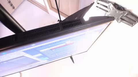    online show from December 12, 4:21 pm