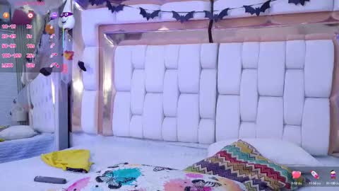 Snapshot of sexysister_ chatting on October 13, 12:27 pm Kendall online show from October 13, 12:27 pm