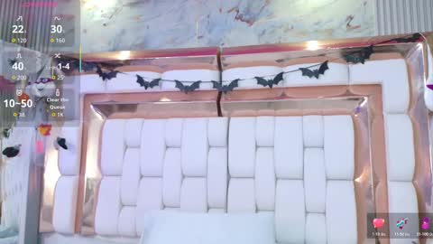 Snapshot of sexysister_ chatting on October 18, 12:17 pm Kendall online show from October 18, 12:17 pm