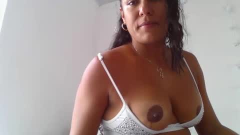 sexyskin8_xxx online show from February 11, 8:31 pm