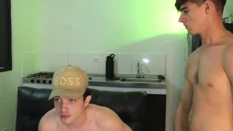 sexyskinnynaksu online show from May 15, 11:56 pm