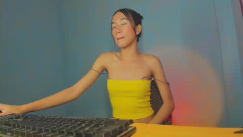 Snapshot of sexysweetiexxx chatting on September 19, 5:24 pm Amelia online show from September 19, 5:24 pm