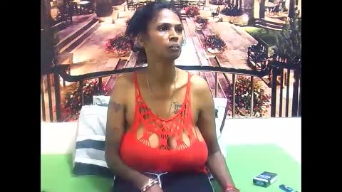 Snapshot of sexyva4u2luv chatting on February 19, 5:49 am sexyva4u2luv online show from February 19, 5:49 am