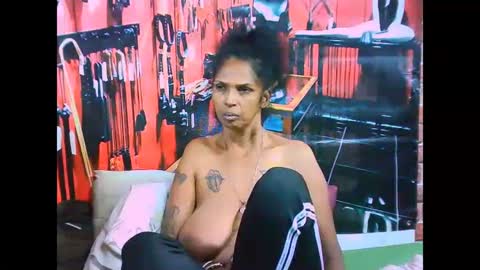 Snapshot of sexyva4u2luv chatting on March 11, 12:22 am sexyva4u2luv online show from March 11, 12:22 am