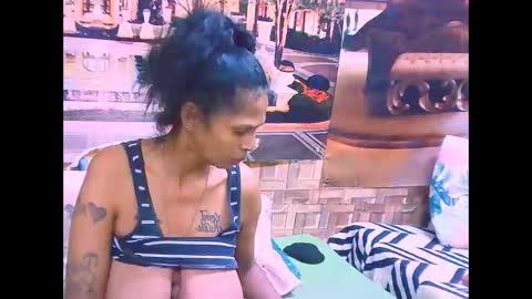 Snapshot of sexyva4u2luv chatting on September 13, 9:09 am sexyva4u2luv online show from September 13, 9:09 am