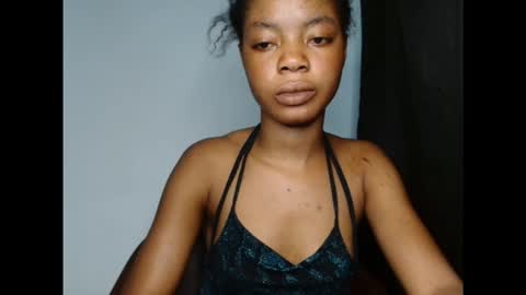 sexyxpeach online show from October 17, 8:00 pm