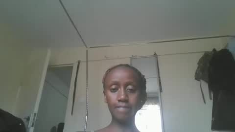 Snapshot of sexyy_tiny chatting on September 24, 10:29 am Mel online show from September 24, 10:29 am