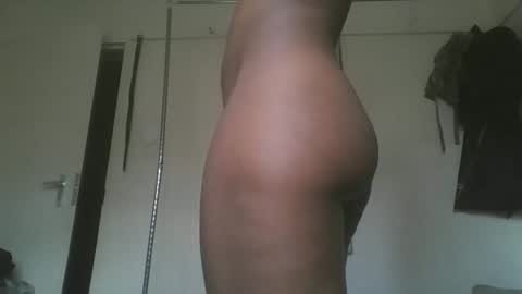 Snapshot of sexyy_tiny chatting on September 26, 9:57 am Mel online show from September 26, 9:57 am