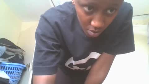 Snapshot of sexyy_tiny chatting on October 10, 10:47 am Mel online show from October 10, 10:47 am