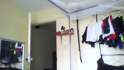 Snapshot of sexyy_tiny chatting on November 18, 12:42 pm Mel online show from November 18, 12:42 pm
