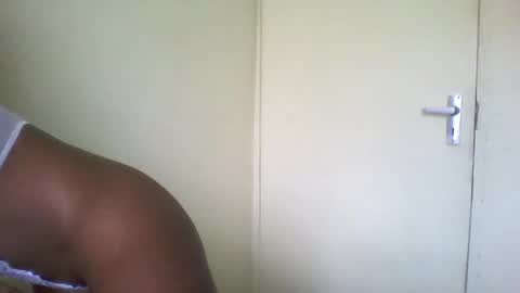 Snapshot of sexyy_tiny chatting on March 25, 8:09 am Mel online show from March 25, 8:09 am