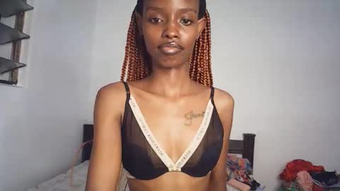 sexyzuriel online show from February 22, 5:33 pm