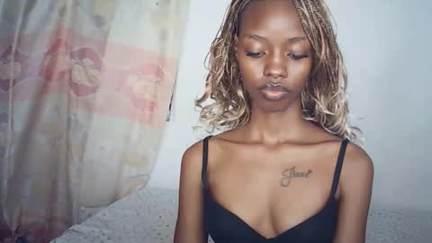 sexyzuriel online show from March 18, 9:45 am