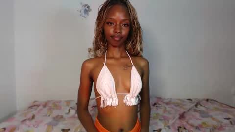 sexyzuriel online show from March 30, 10:55 pm