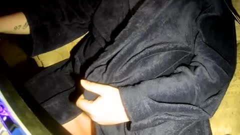 Snapshot of sexzilla15 chatting on November 11, 9:09 am no face online show from November 11, 9:09 am