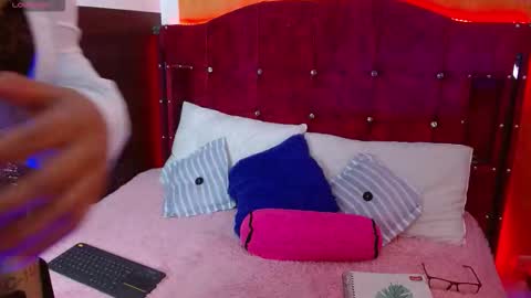 Saray Rodriguez  online show from January 6, 8:45 pm