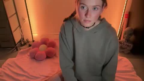 shadebabe online show from November 1, 6:59 am