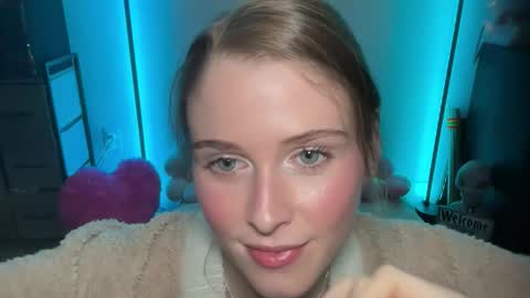 shadebabe online show from April 8, 2:00 am