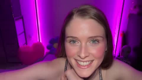 shadebabe online show from April 19, 8:02 am