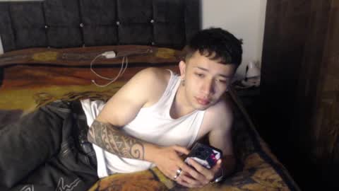 Snapshot of shadow_men_ chatting on March 31, 4:35 am james online show from March 31, 4:35 am