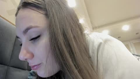 Snapshot of shadow_raffi chatting on December 14, 3:18 am shadow_raffi online show from December 14, 3:18 am