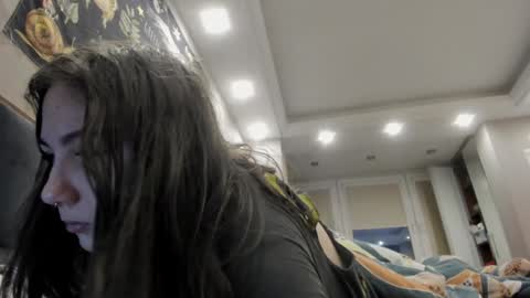 Snapshot of shadow_raffi chatting on December 28, 1:38 pm shadow_raffi online show from December 28, 1:38 pm