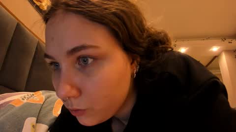 Snapshot of shadow_raffi chatting on October 16, 3:29 am shadow_raffi online show from October 16, 3:29 am