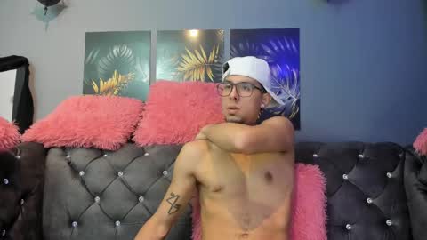 Snapshot of shadowlustt chatting on September 12, 12:38 pm shadowlustt online show from September 12, 12:38 pm