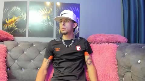 Snapshot of shadowlustt chatting on October 12, 1:43 pm shadowlustt online show from October 12, 1:43 pm