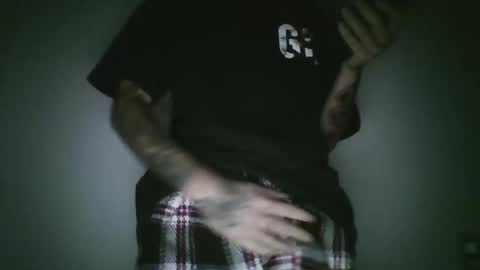 Snapshot of shadowwolfxxx9 chatting on September 24, 5:44 am shadowwolfxxx9 online show from September 24, 5:44 am