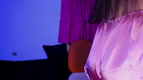 Shaira Clark online show from October 8, 5:49 am