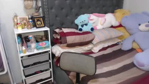 Snapshot of shakiralove28 chatting on November 3, 3:08 am shack online show from November 3, 3:08 am