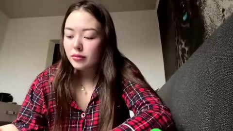 Snapshot of shakitaconnett chatting on November 23, 5:07 am Hana online show from November 23, 5:07 am