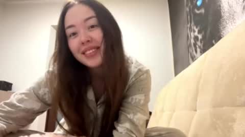 Snapshot of shakitaconnett chatting on November 28, 2:36 am Hana online show from November 28, 2:36 am