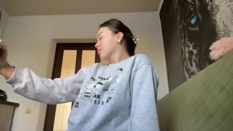 Snapshot of shakitaconnett chatting on January 19, 3:54 am Hana online show from January 19, 3:54 am