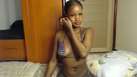 shaky xxx online show from November 9, 1:04 am