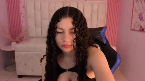 Shalon  online show from February 4, 9:42 pm