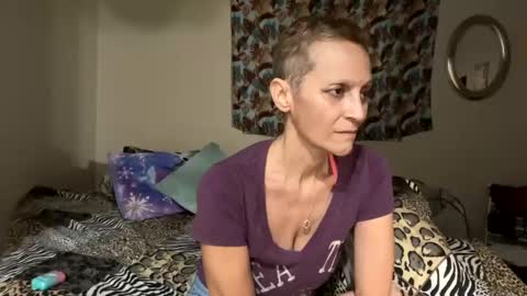 Snapshot of shamanwoman chatting on December 2, 8:09 am Shaman Woman online show from December 2, 8:09 am