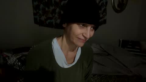 Snapshot of shamanwoman chatting on December 4, 12:36 pm Shaman Woman online show from December 4, 12:36 pm