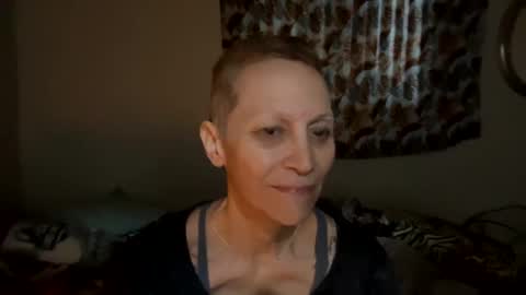 Snapshot of shamanwoman chatting on December 5, 2:33 pm Shaman Woman online show from December 5, 2:33 pm