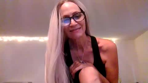 Snapshot of shamanwoman chatting on October 6, 4:26 pm Shaman Woman online show from October 6, 4:26 pm