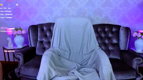 Lessi online show from November 22, 2:27 pm