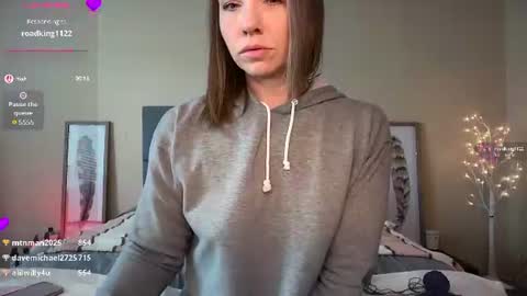 Shalynn online show from June 8, 4:18 pm