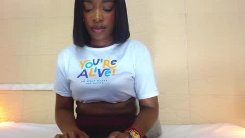 Snapshot of shamira_moore chatting on December 19, 11:46 pm Catalina online show from December 19, 11:46 pm