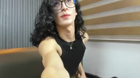 Snapshot of shammy_rosse chatting on May 20, 2:07 am shammy_rosse online show from May 20, 2:07 am
