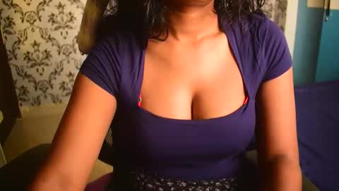 Snapshot of shanaya_indian chatting on November 21, 4:00 am shanaya indian online show from November 21, 4:00 am