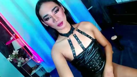 MISS SHANE online show from December 15, 4:59 pm