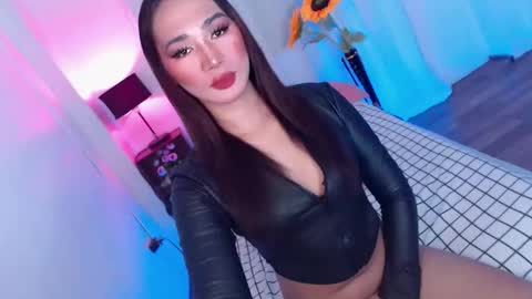 Snapshot of shane_hugexx chatting on March 26, 2:28 am MISS SHANE online show from March 26, 2:28 am